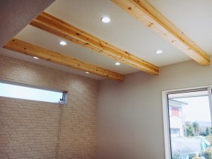 おしゃれな梁見せ天井 静岡県 浜松市 のローコスト注文住宅なら子育て安心住宅