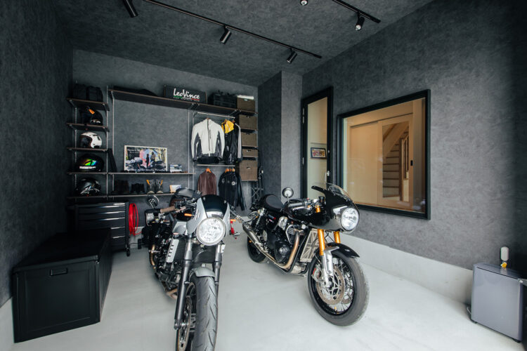 バイクガレージのあるお家