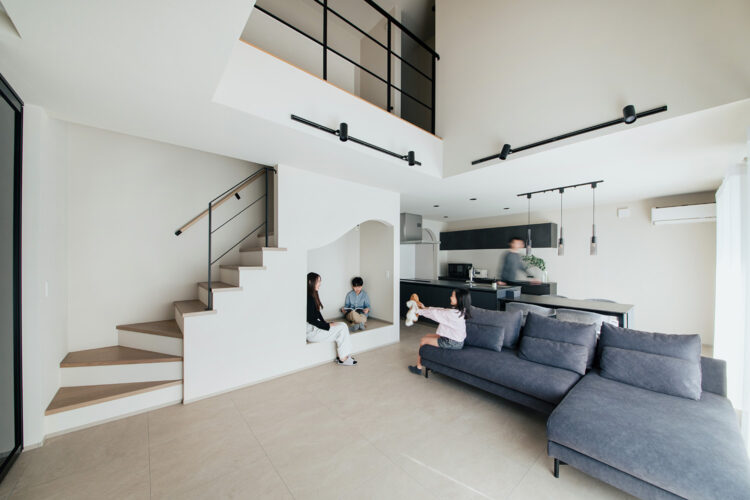 光と余白を楽しむ上質モダンの家