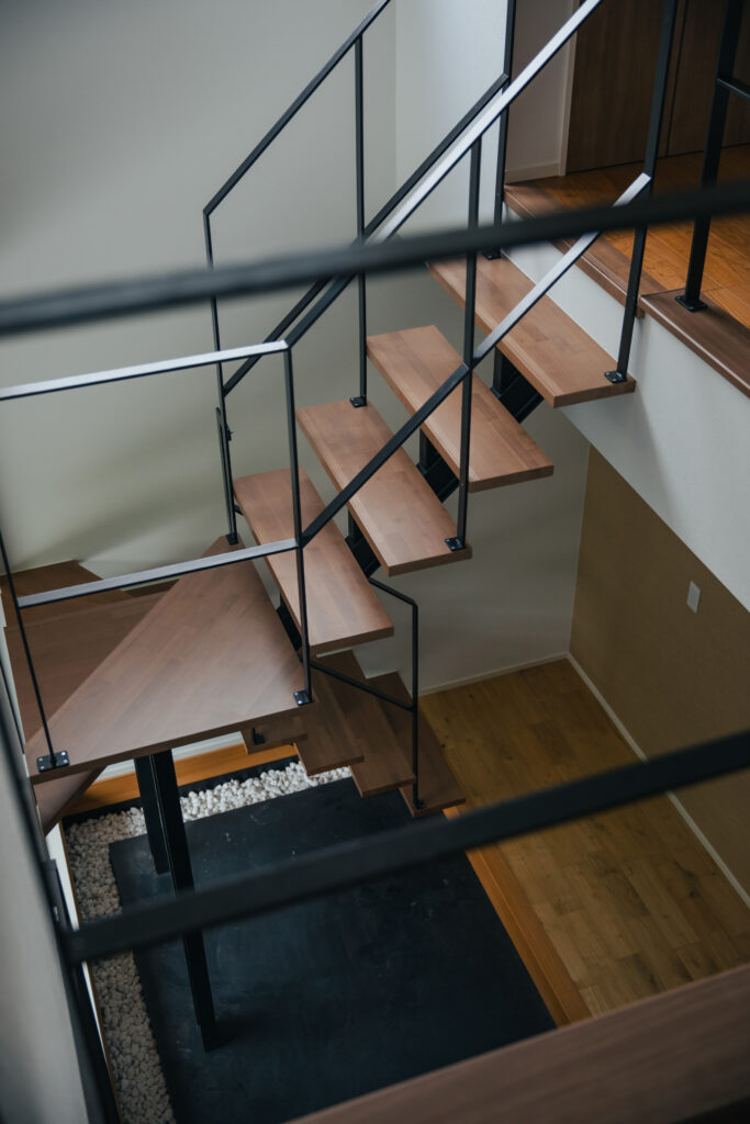 階段の配置どうする？リビング階段とホール階段を比較！