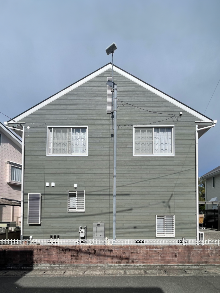 外壁の張り替えで、住まいの印象を明るく一新