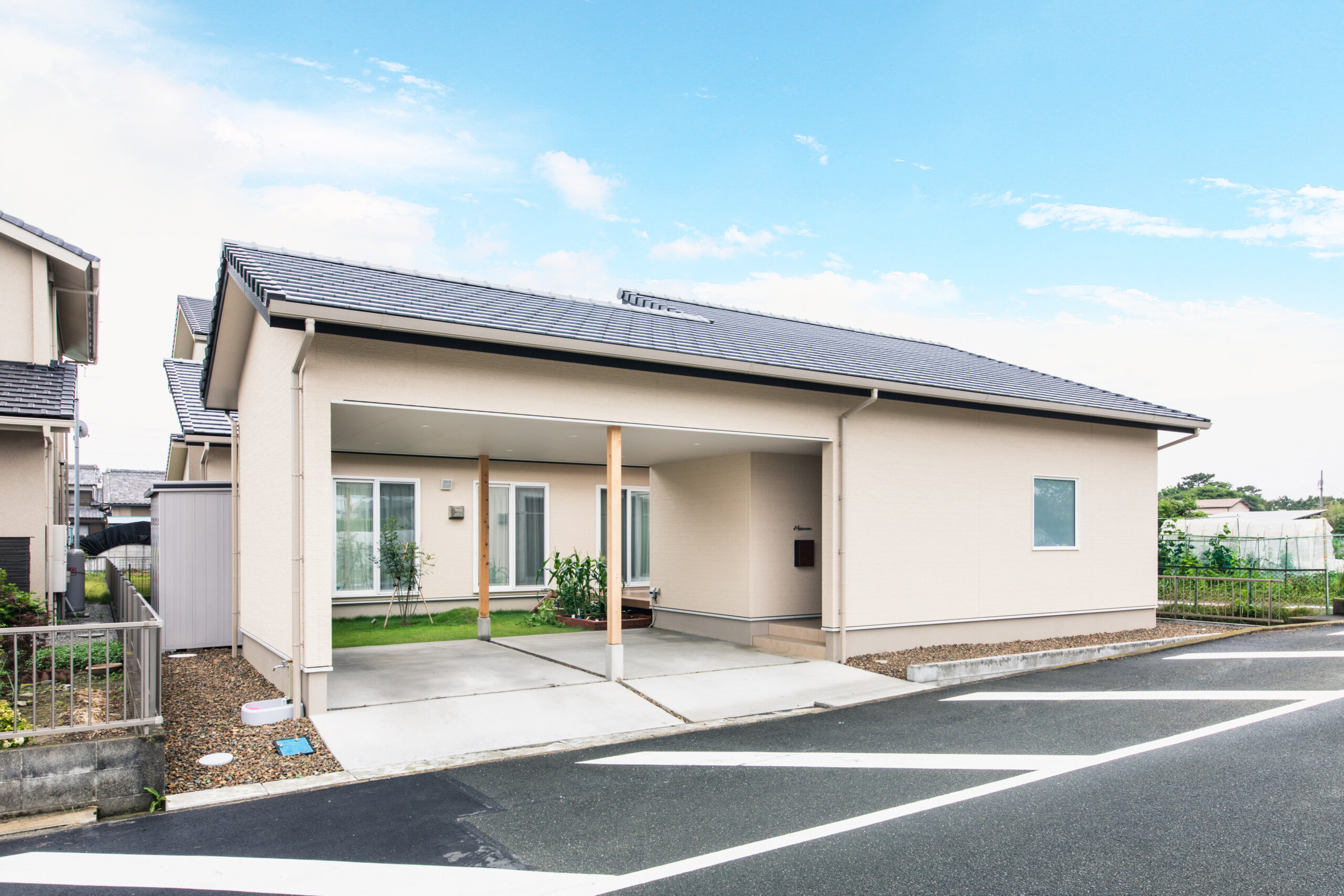 中庭のあるコの字型の平屋のお家 静岡県 浜松市 の高性能デザイン住宅なら子育て安心住宅 中庭のあるコの字型の平屋のお家 静岡県 浜松市 の高性能デザイン住宅なら子育て安心住宅